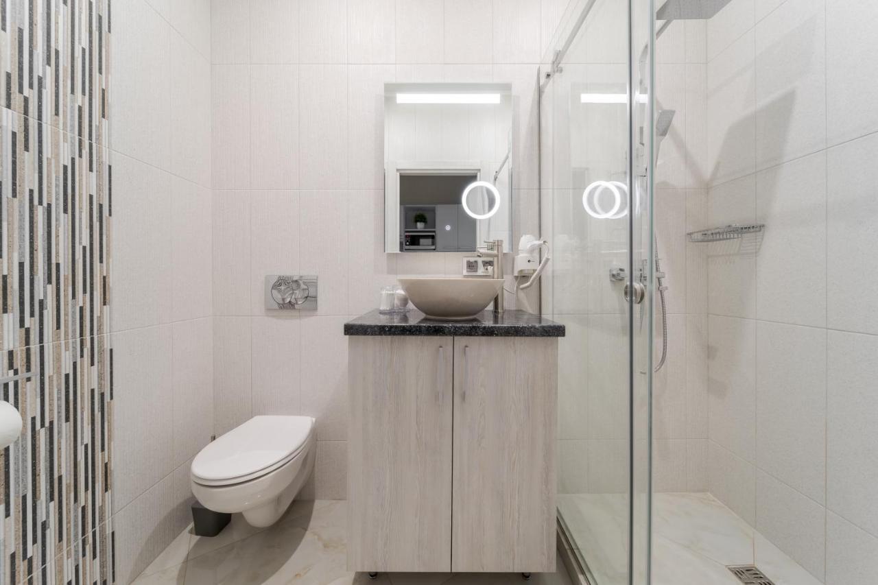 Luxury Flat In Downtown 2 Lviv Exterior foto