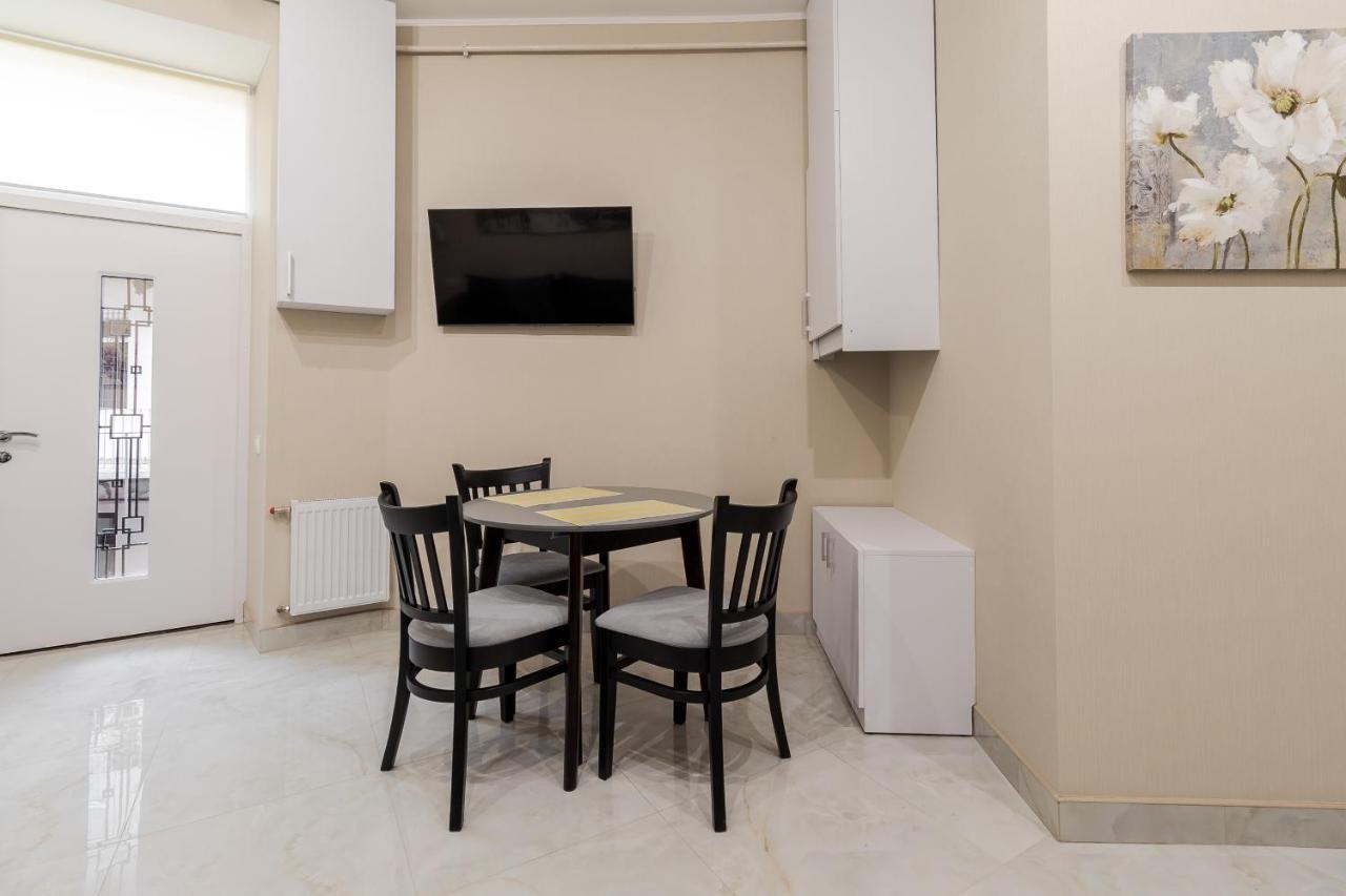 Luxury Flat In Downtown 2 Lviv Exterior foto