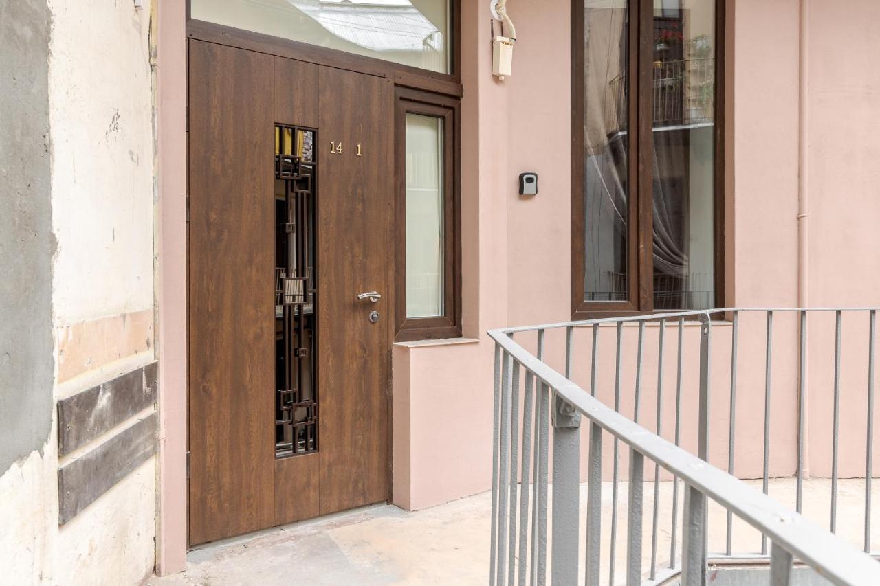 Luxury Flat In Downtown 2 Lviv Exterior foto